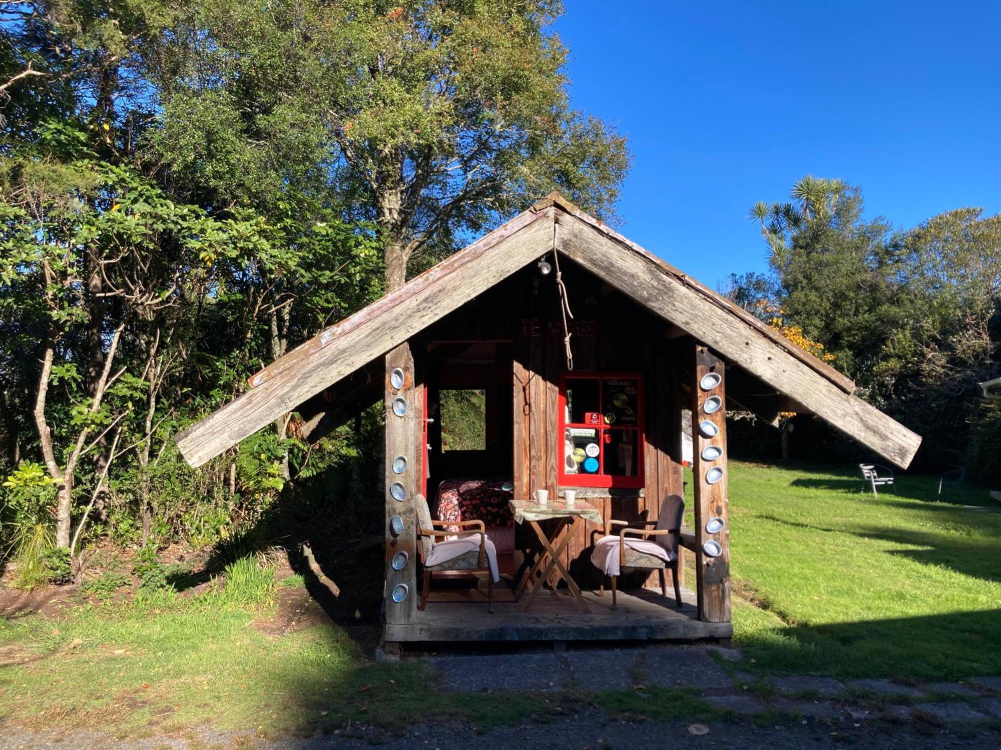 Whare&Geothermal Pool By Lake Taupo 투랑가이 외부 사진